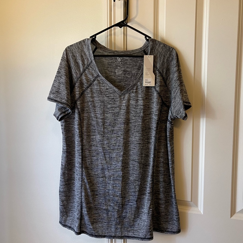 NWT Lane Bryant Livi Active Workout Top 18-20